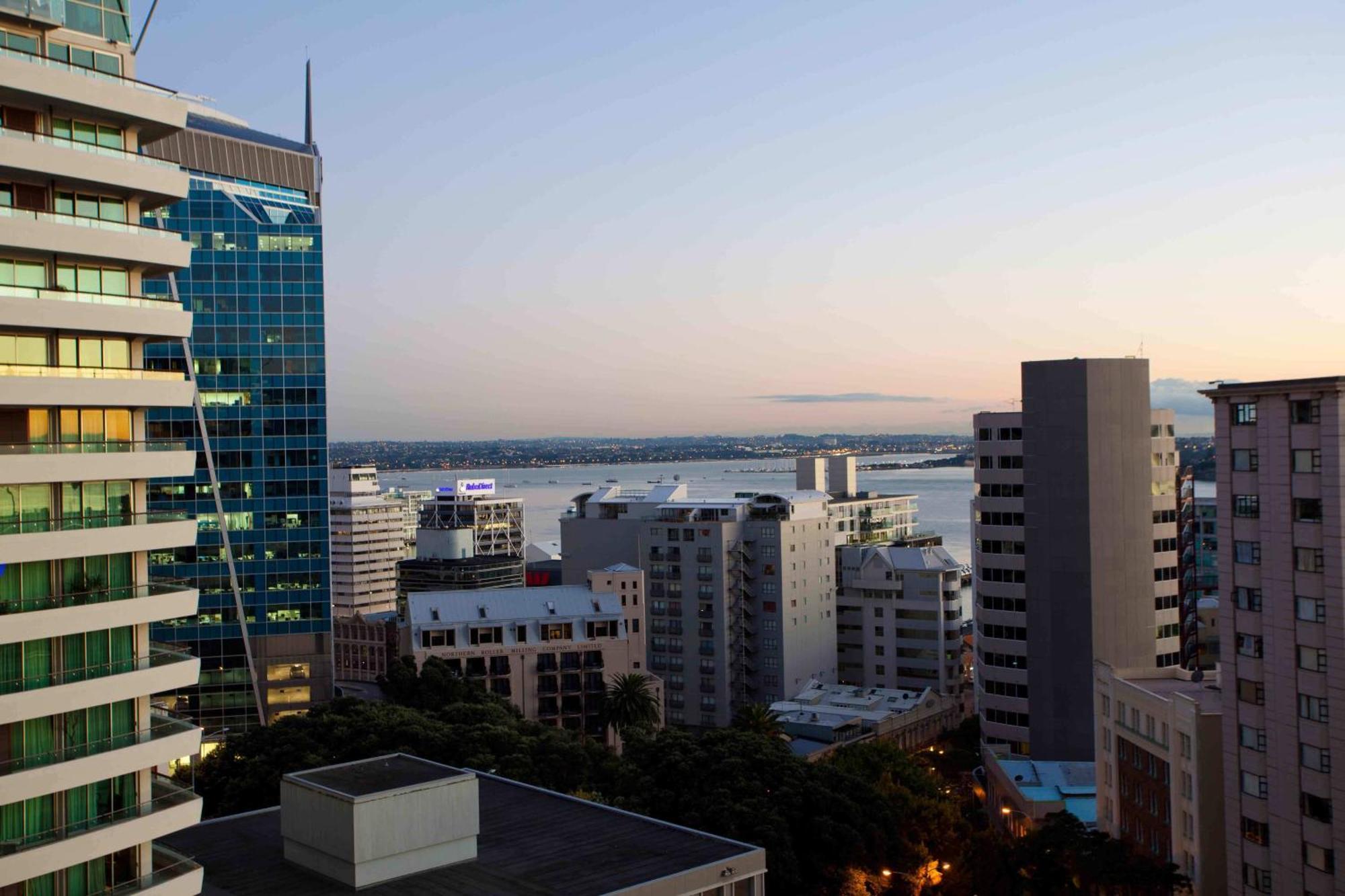 The Quadrant Hotel & Suites Auckland Exterior photo